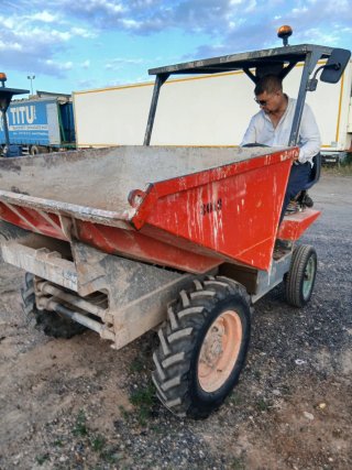 Dumper de construcción matriculado