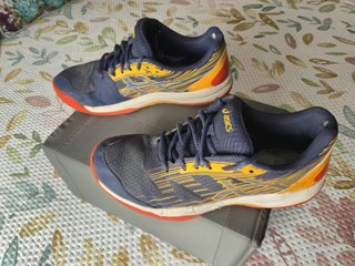Zapatillas pádel ASICS azul y naranja