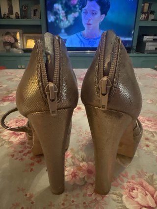 Sandalias doradas plataforma talla 39