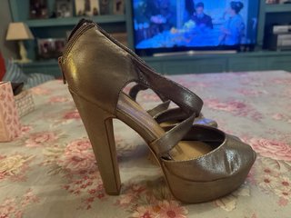 Sandalias doradas plataforma talla 39