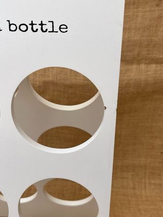 Espositore per vino in legno bianco