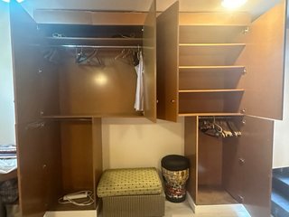 Armario DM 2m x 2m Se desmonta todo el