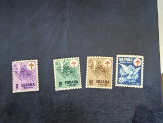 Lote 4 sellos España 1950-1951 Pro Tuberculosos**