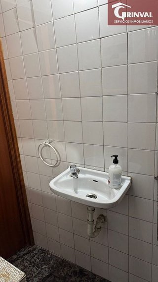 Local comercial en venta en Valderas - Los Castillos en Alcorcón