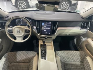 Volvo V60 2.0 D3 Momentum Auto