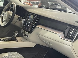 Volvo V60 2.0 D3 Momentum Auto