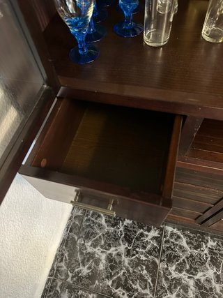 Vitrina Cristalera Grande Madera Oscura wengue