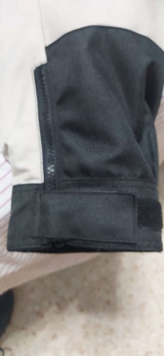 Chaqueta Moto Negra y Blanca