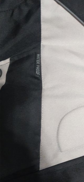 Chaqueta Moto Negra y Blanca
