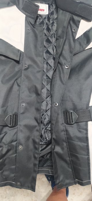 Chaqueta Moto Negra y Blanca