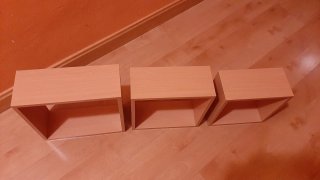 Estantería de pared y 3 cuadradas a juego
