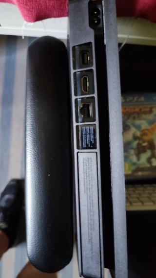 PS4 (PlayStation 4) Slim Nera