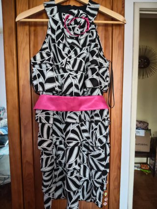 Vestido vintage preto, branco e fúcsia S