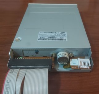 ANTIGUA DISQUETERA INTERNA DE 3,5” MARCA SAMSUNG