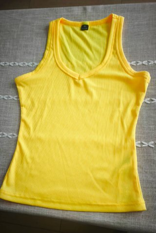 Camiseta amarilla (pirata)
