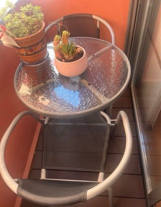 Mesa y 2 sillas terraza pequeña