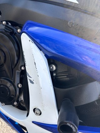 Suzuki GSXR 750 K8 Azul/Blanco