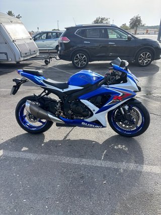 Suzuki GSXR 750 K8 Azul/Blanco