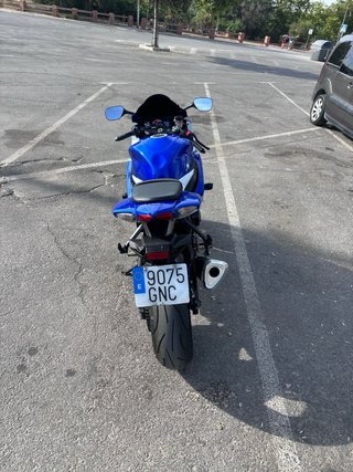 Suzuki GSXR 750 K8 Azul/Blanco