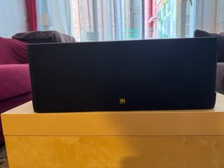 Altavoz Central KEF Cresta 20c Marrón y Kef Q4.