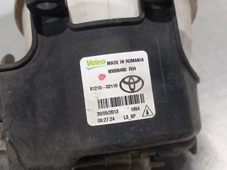 FARO ANTINIEBLA DERECHO TOYOTA AURIS (E18) 2ZR 90