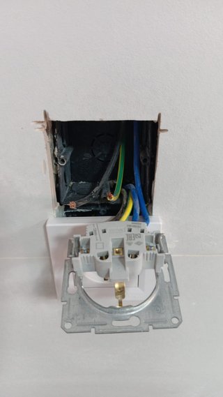 Servicios de Electricidad y Pintura