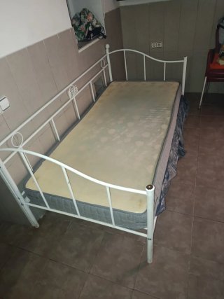 Sofá cama individual metálico