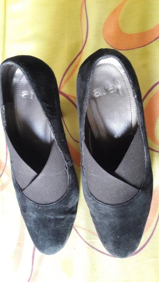 Zapatos de tacón Ara ante negro