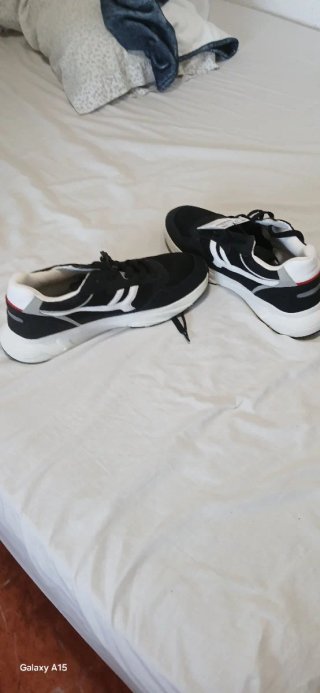 Zapatillas deportivas Pull&Bear negras y blancas