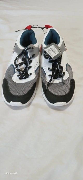 Zapatillas deportivas Pull&Bear negras y blancas