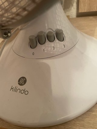 Ventilador Klindo Plata y Blanco
