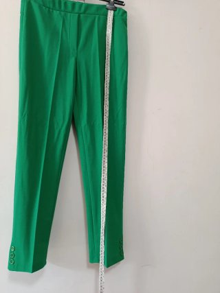 Pantaloni verdi leggeri comodi
