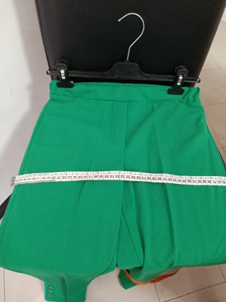 Pantaloni verdi leggeri comodi