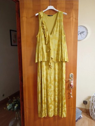 Tres vestidos de fiesta rojos y blancos