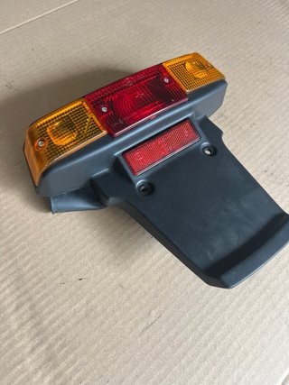 Portamatrículas Peugeot ST 50 con Piloto