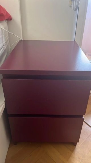 Mesita de noche Ikea Malm Roja