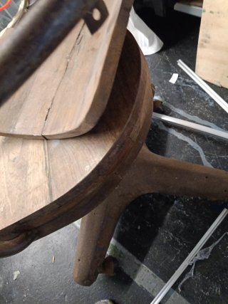 Silla de oficina antigua para restaurar