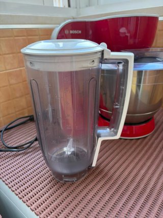 Robot de cocina Bosch MUM 5 con accesorios