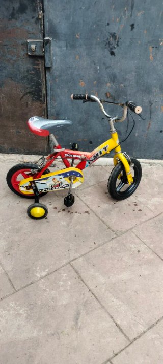 Bicicleta niños...12 pulgadas...para edad 3-5años.