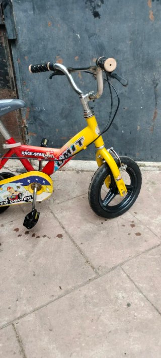 Bicicleta niños...12 pulgadas...para edad 3-5años.