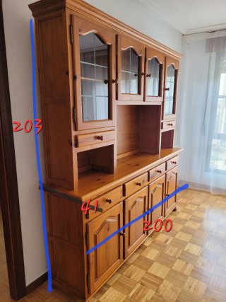Mueble vitrina de  madera y cristal