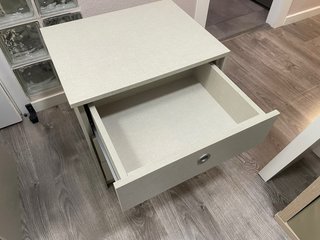 Cómoda aglomerado y mesita lino textil