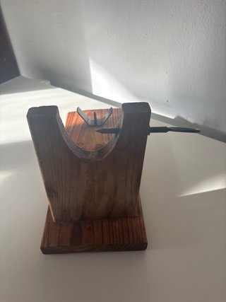 Jamonera de madera y metal