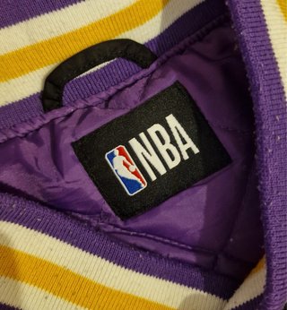 Conjunto NBA Lakers Chaqueta Bomber y Gorra