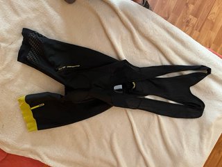 Conjunto Mavic Cosmic Elite Maillot y Culote negro