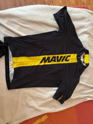 Conjunto Mavic Cosmic Elite Maillot y Culote negro