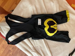 Conjunto Mavic Cosmic Elite Maillot y Culote negro