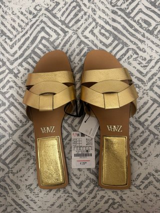 Chanclas Zara doradas talla 41