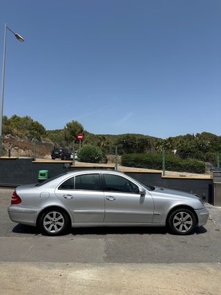 Mercedes-Benz Clase E220 2003 PEGATINA B