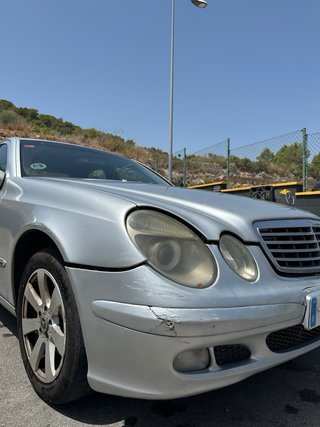 Mercedes-Benz Clase E220 2003 PEGATINA B